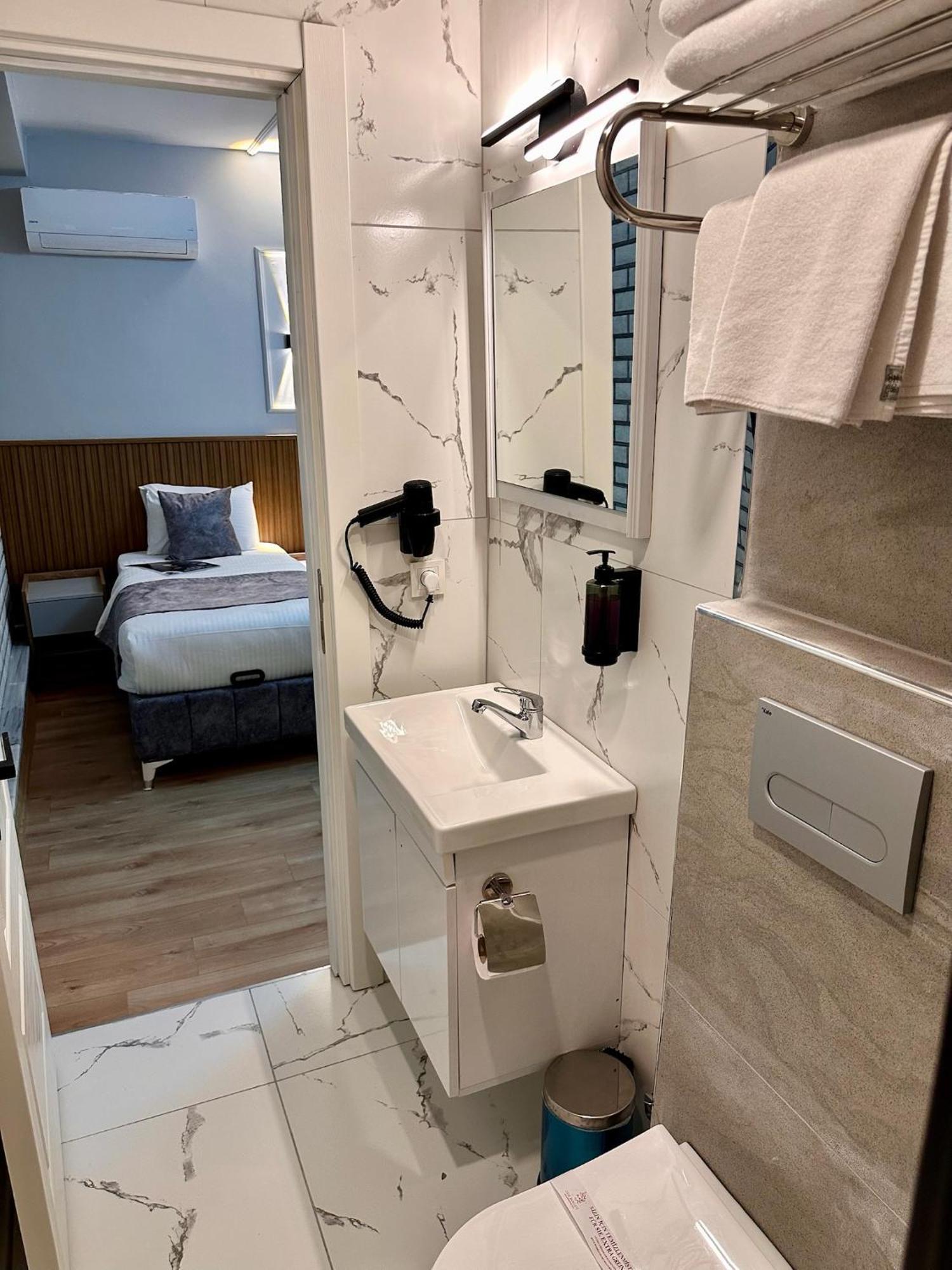Skymoon Istanbul Airport Hotel Arnavutkoy ภายนอก รูปภาพ