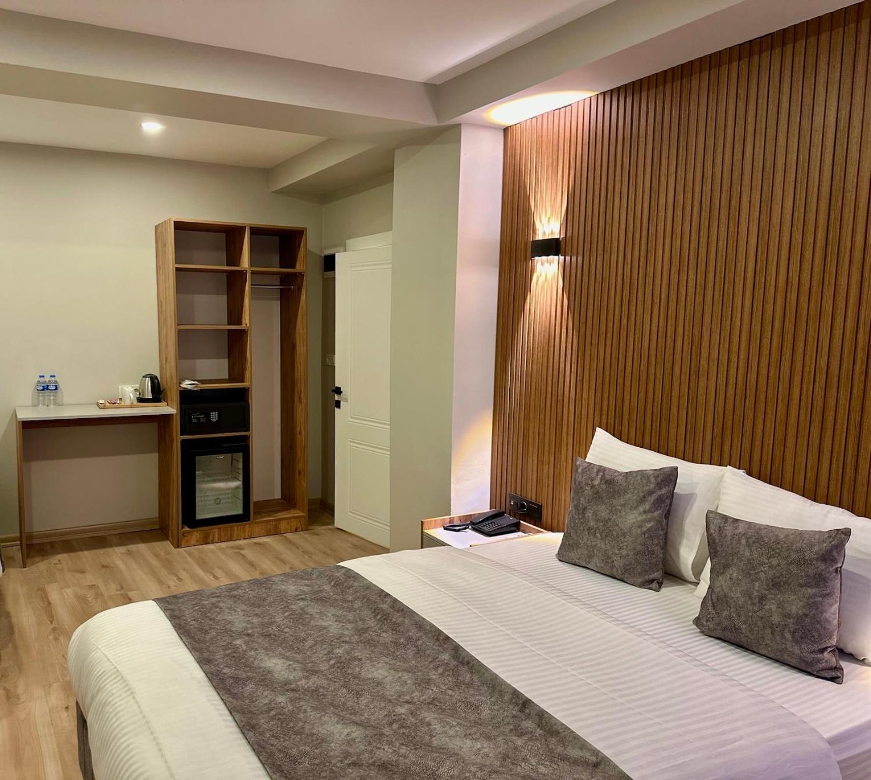 Skymoon Istanbul Airport Hotel Arnavutkoy ภายนอก รูปภาพ